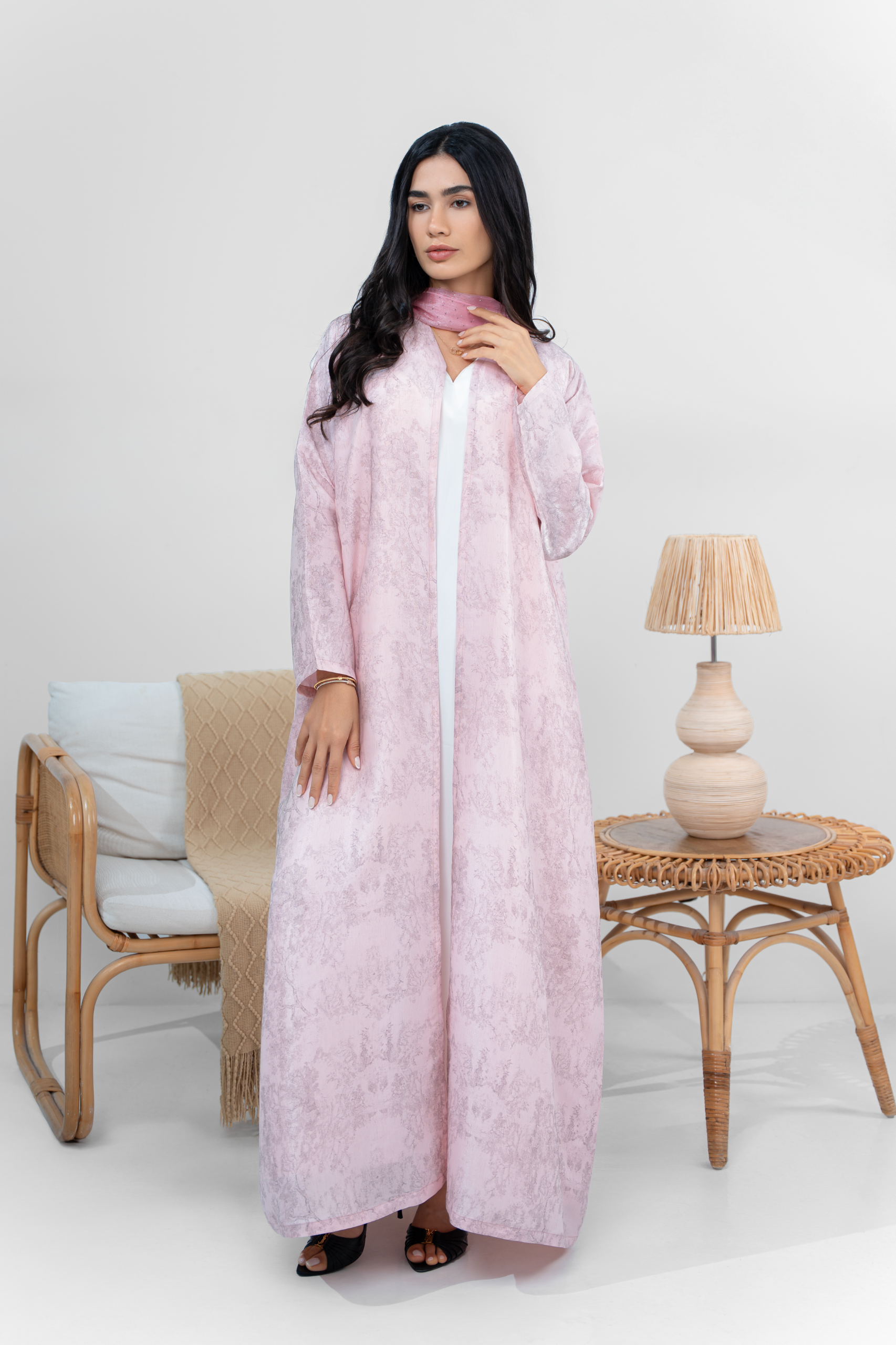 Rose aura abaya