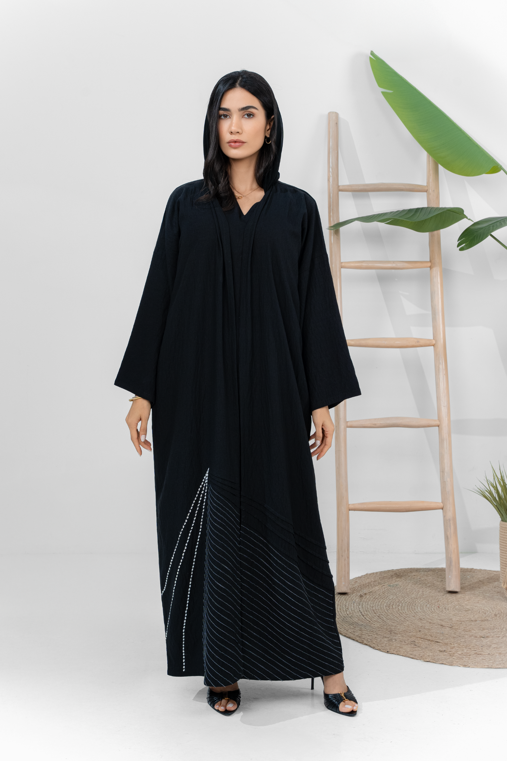 Shadow geometry abaya