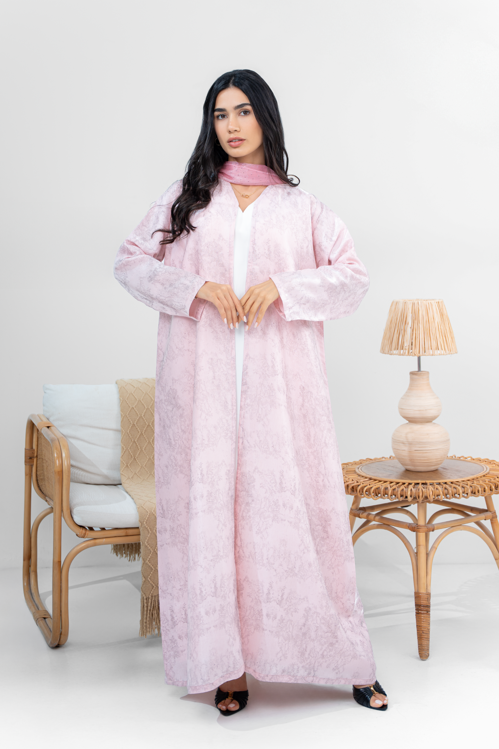 Rose aura abaya