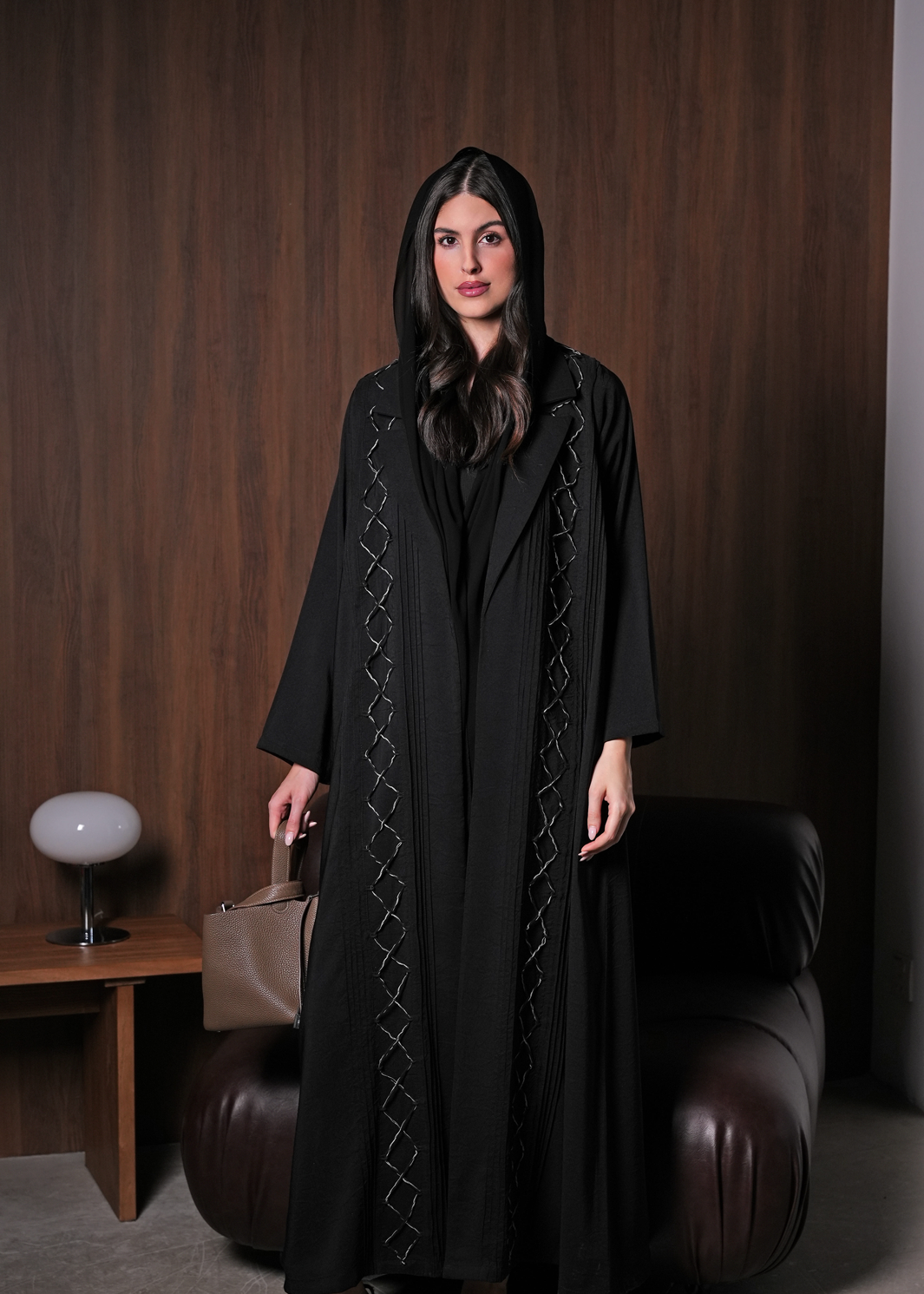 Noir grid abaya