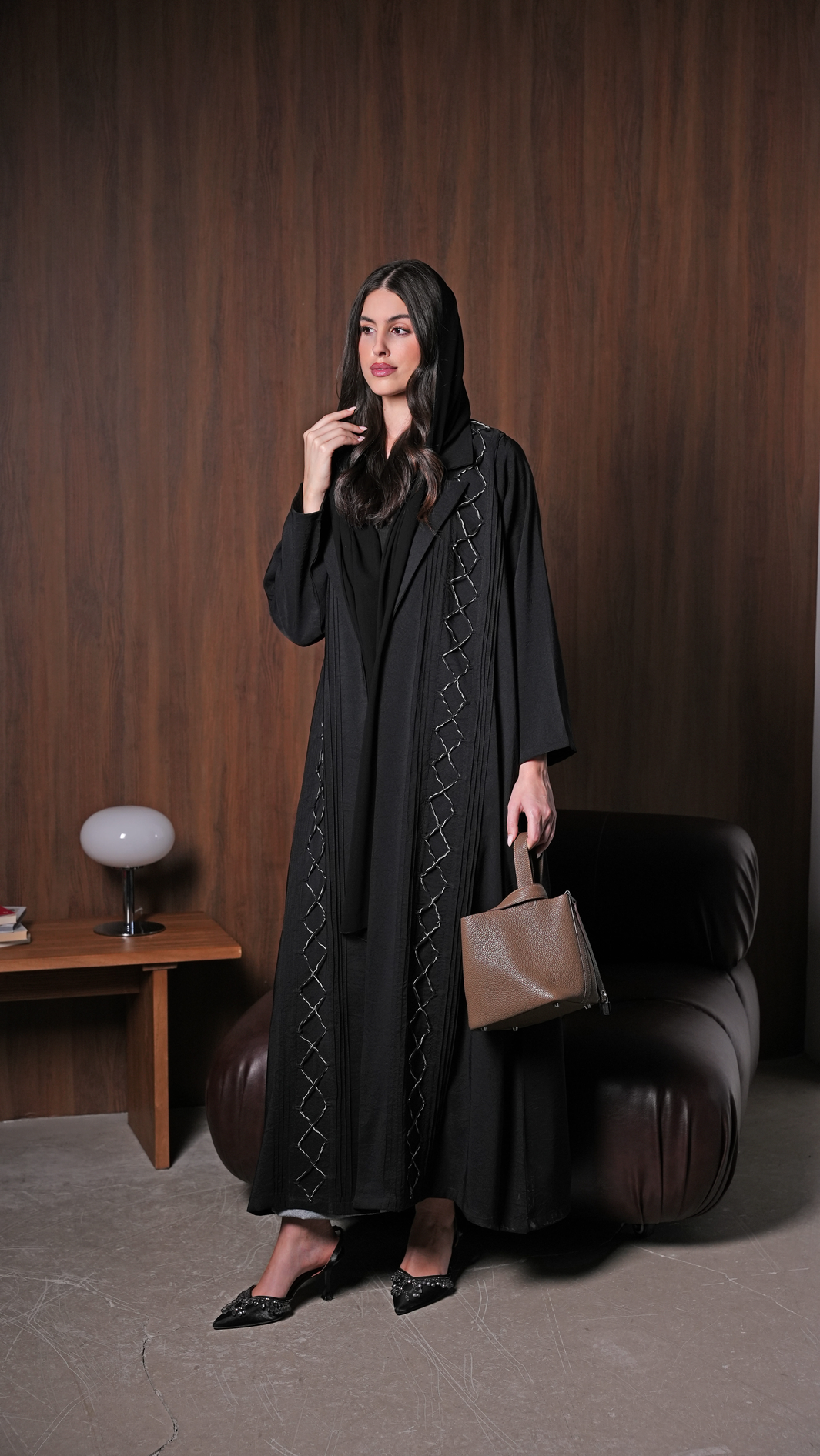 Noir grid abaya
