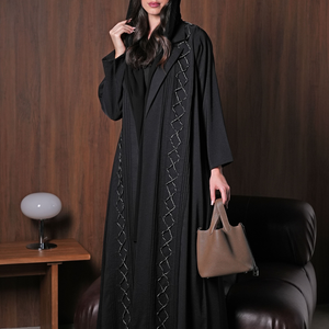 Noir grid abaya